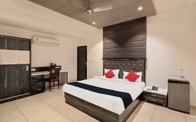 Capital O 36206 Dev Motel And Banquet